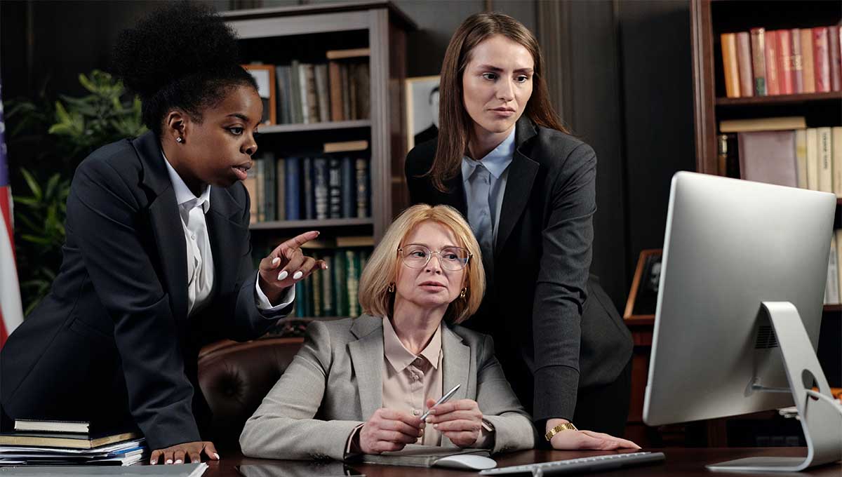 The Role of Paralegals in Defending Your Rights: When Should You Use Paralegal Services?